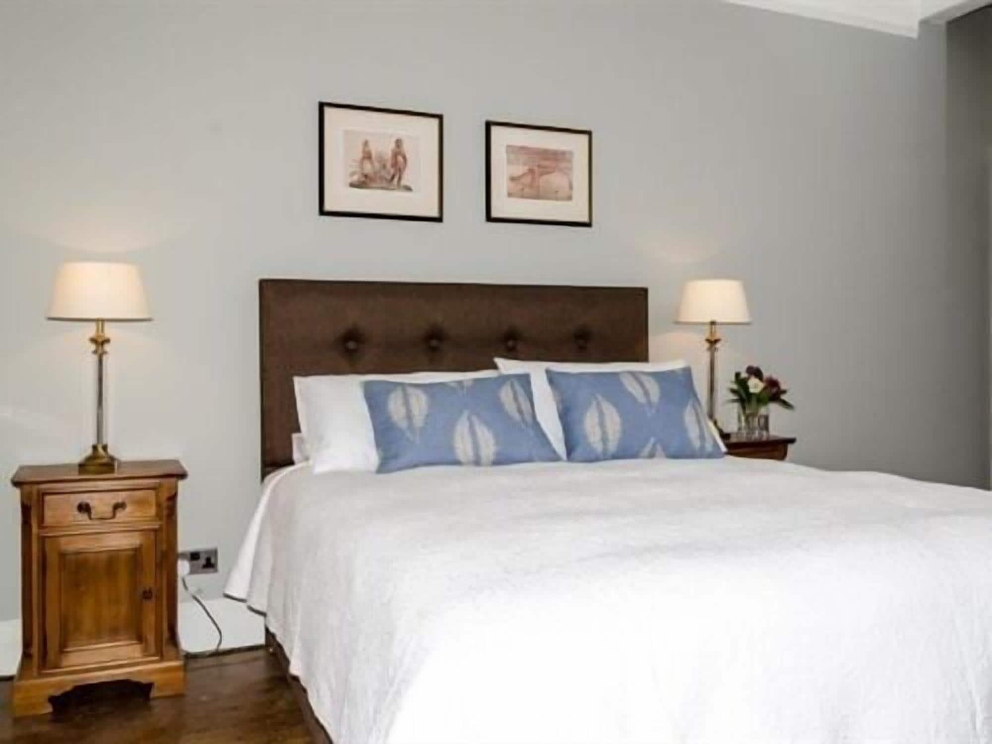 Bed and Breakfast The Lions Newark-on-Trent  Экстерьер фото